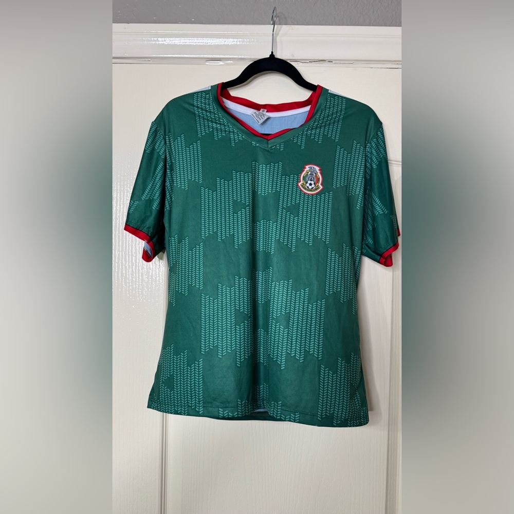 Mexico Jersey Women’s Size L.